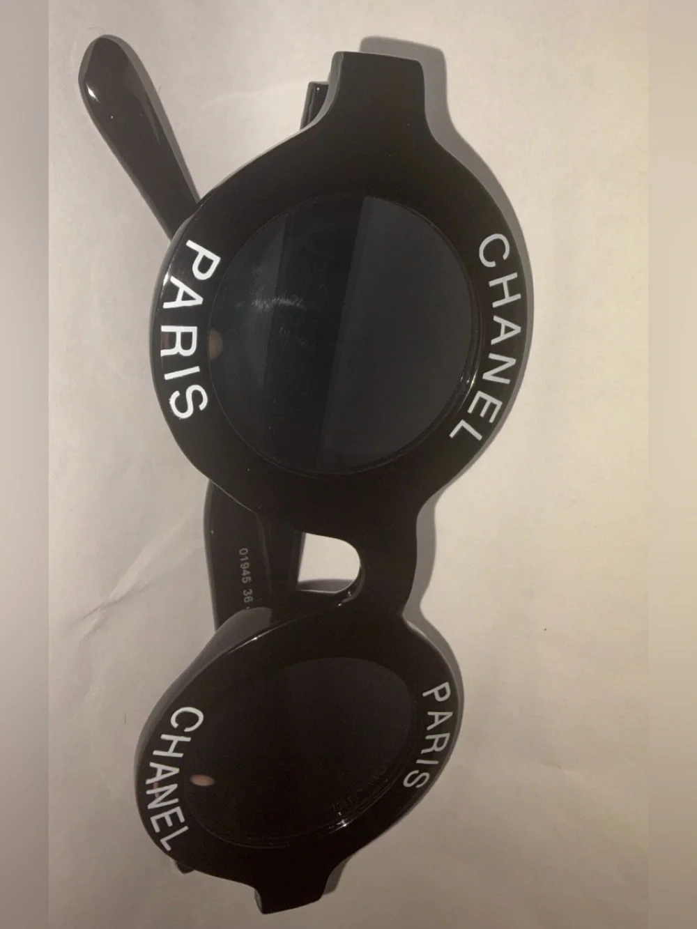 🕶️ Vintage Round Sunglasses - black/black